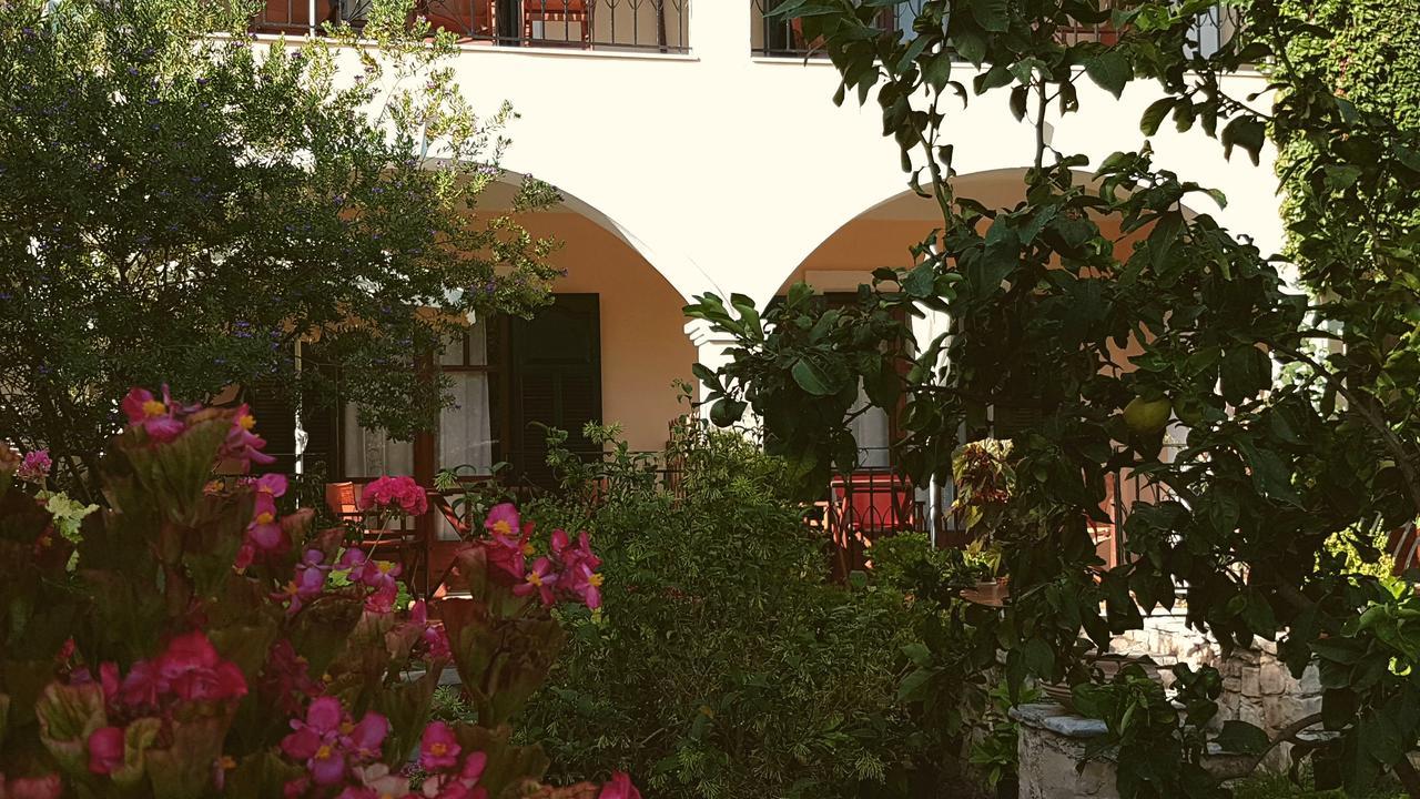 Castello Bellos Studios Keri Ngoại thất bức ảnh